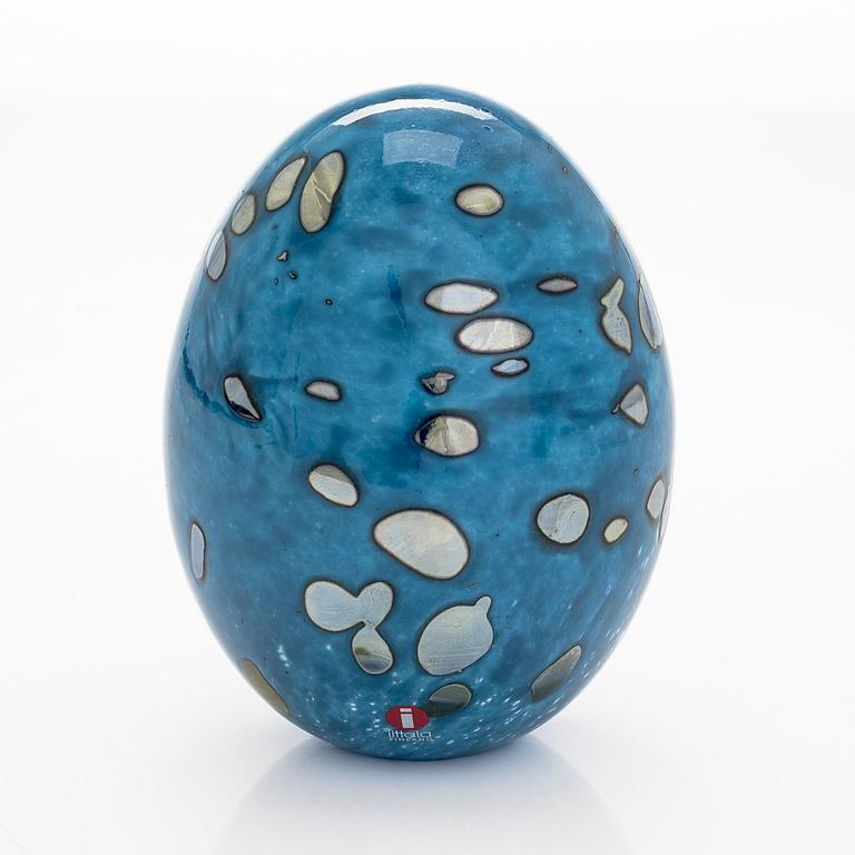 Oiva Toikka, a glass egg, 'Lagoon Kiwi', signed Oiva Toikka Nuutajärvi Notsjö 36/50.