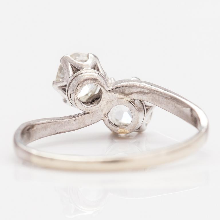 An 18K white gold ring with old-cut diamonds ca. 0.90 ct in total. Import marked Westerback, Helsinki 1974.