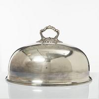 A silver plated hood, England, around 1900.
