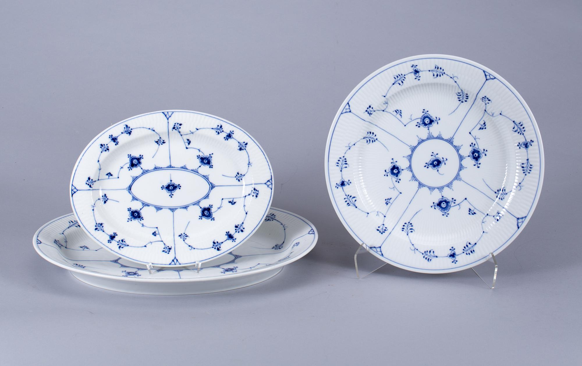 SERVIS, ca  97 delar, den Kongelige Porcelainsfabrik.