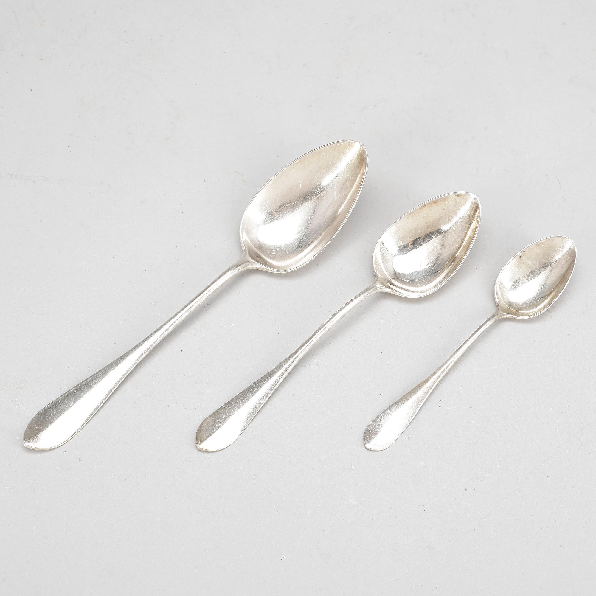 SKEDAR, silver, bla C G Hallberg, Stockholm, tidigt 1900-tal. Vikt 1162 gram.