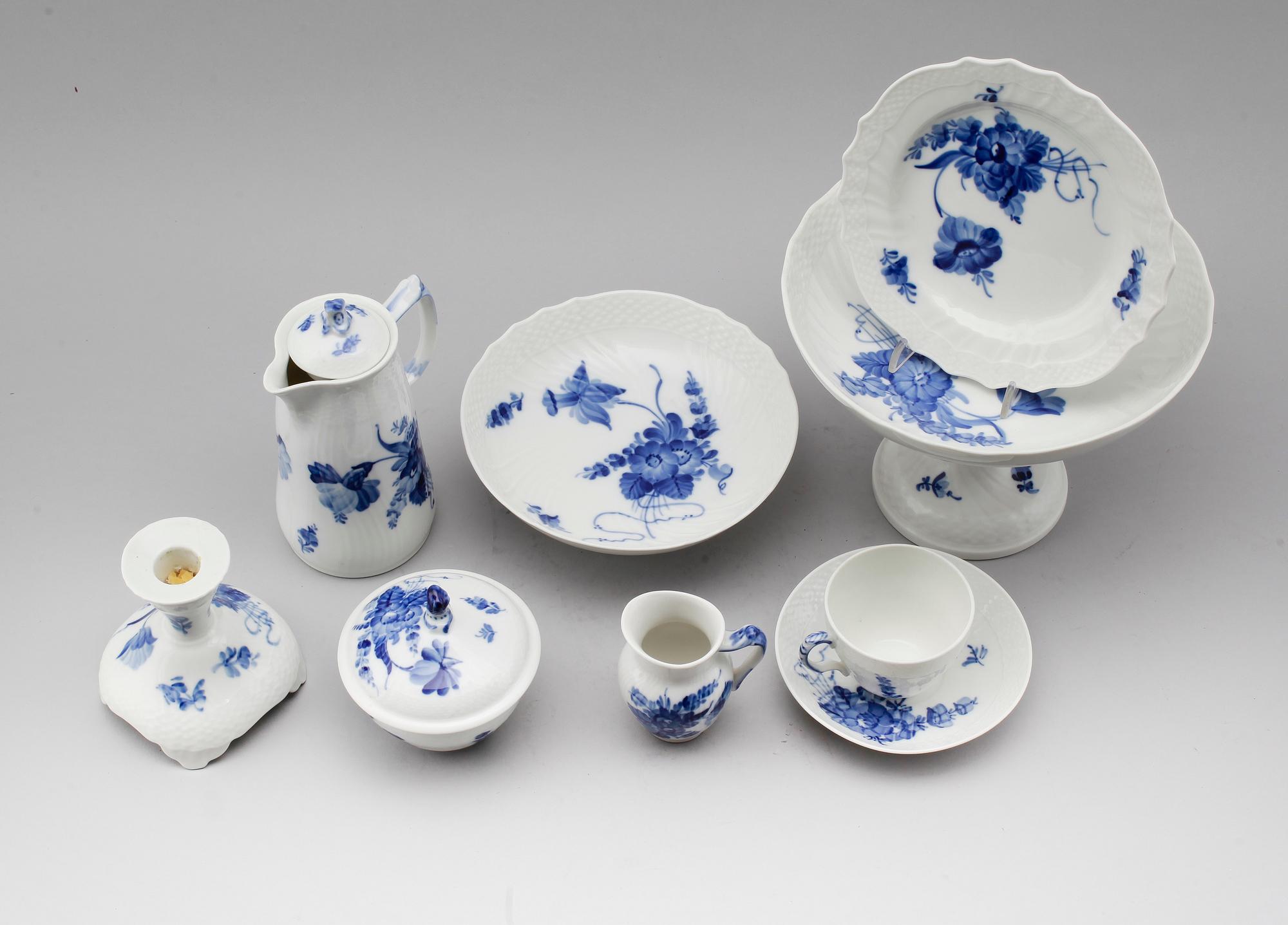 KAFFESERVIS, 37 delar, porslin, "Blå Blomst", Royal Copenhagen.