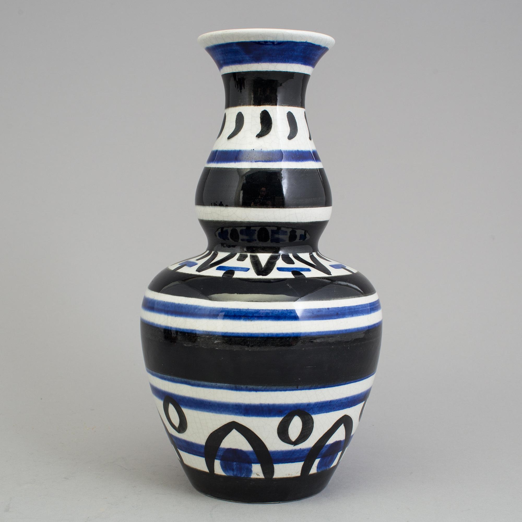 EDWARD HALD, a porcelain vase from Rörstrand, 1920's.