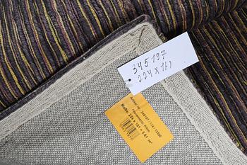 An oriental flat weave carpet, c. 224 x 161 cm.