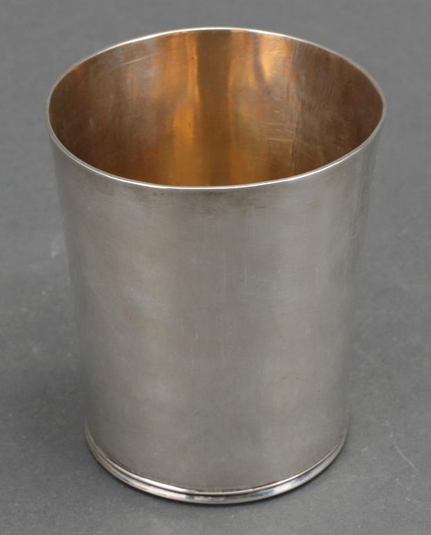 BÄGARE, silver, oidentifierad mästare, Stockholm, 1705. Vikt ca 68g.