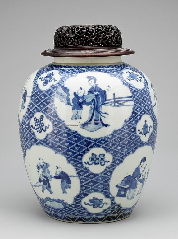 LOCKURNA, porslin, sannolikt sen Qing Kina 1800-tal.