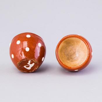 MARITA LYBECK, servisdelar, 28 st, keramik + bok "Marita Lybeck 1906-1990".