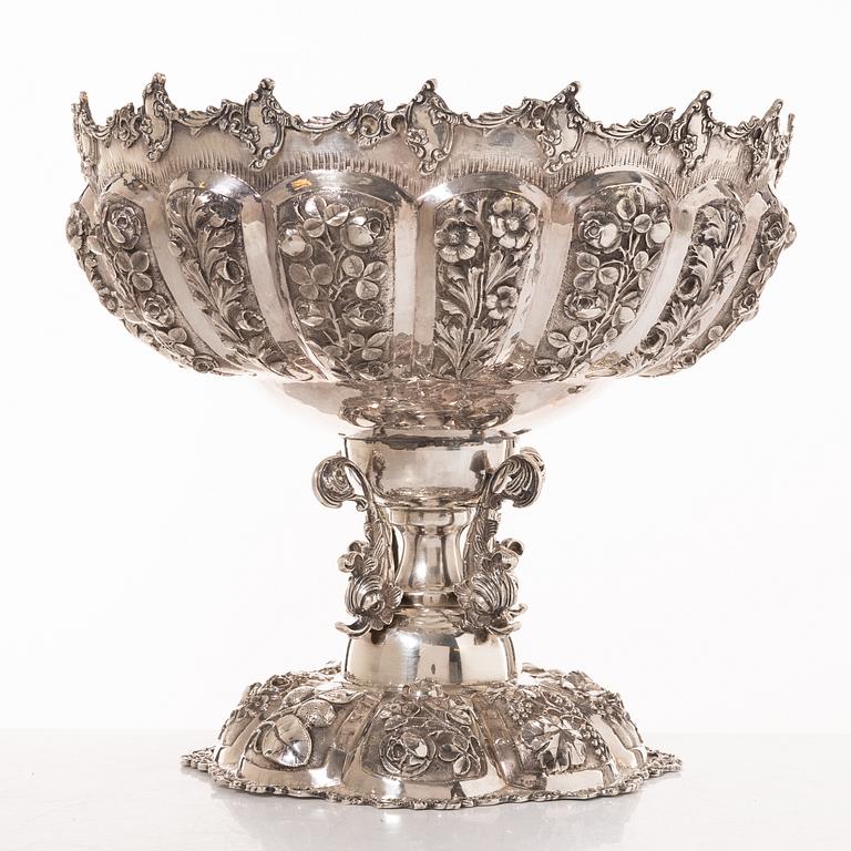 Decorative bowl, sterling silver, 20th century.