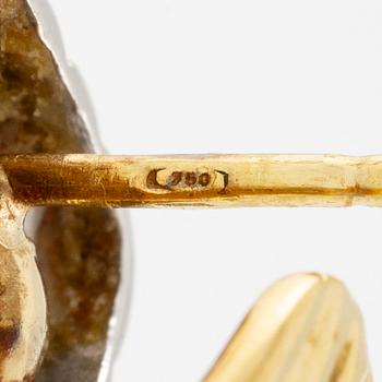 A pair of earrings 18K gold.