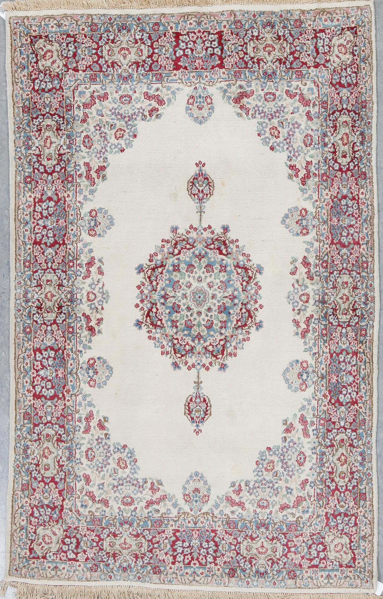 MATTA, möjligen Kirman, ca 200x127 cm.