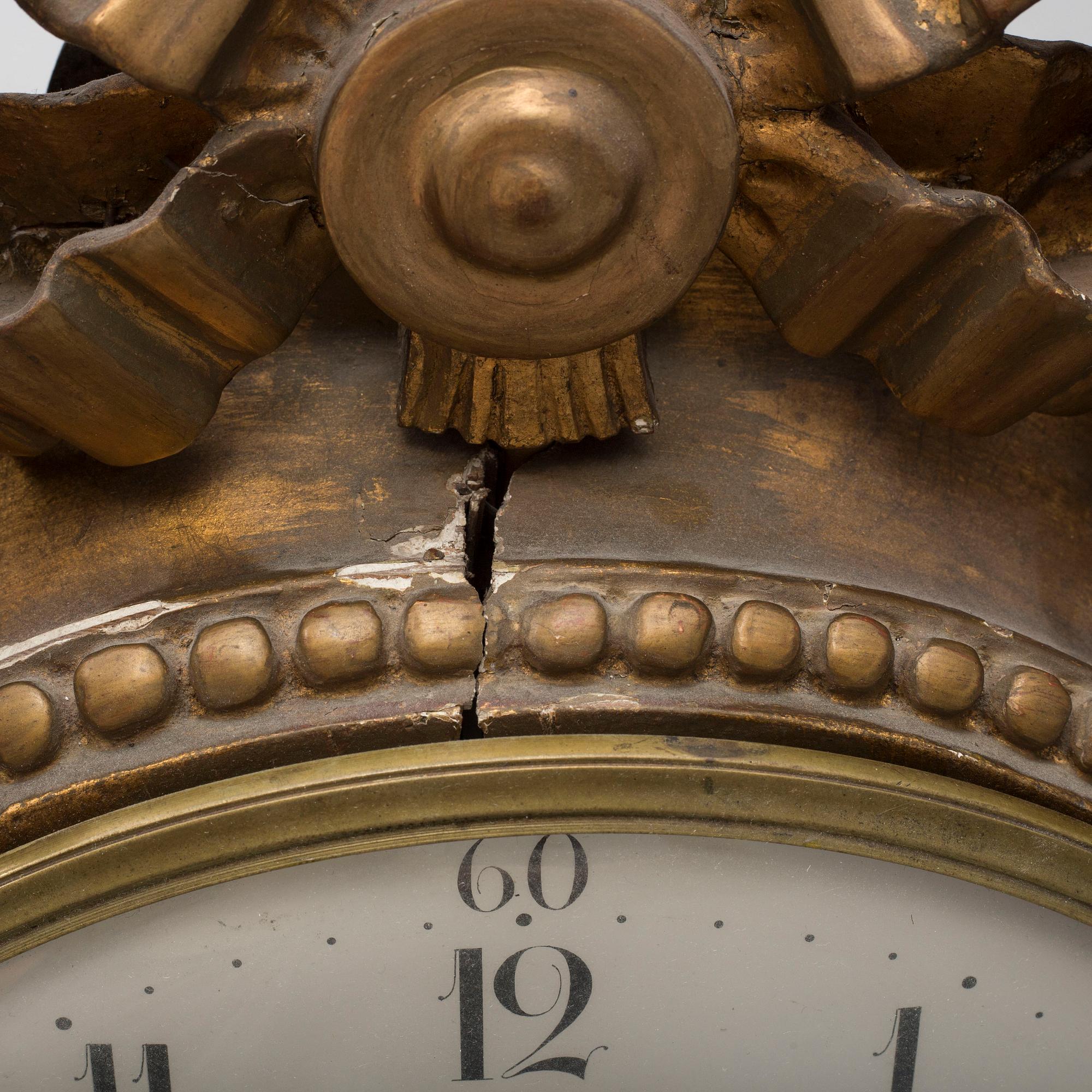 A late gustavian wall clock, signed Beurling, Stockholm. Late 18th / early 19th century.