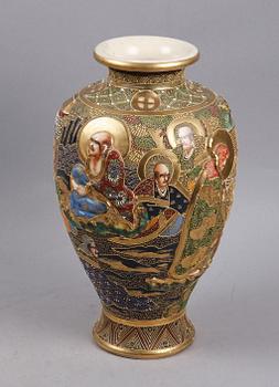 VAS, porslin, Satsuma, Japan, tidigt 1900-tal.