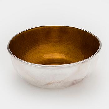 A. Tillander, skål, sterlingsilver och emalj. Helsingfors 2005.