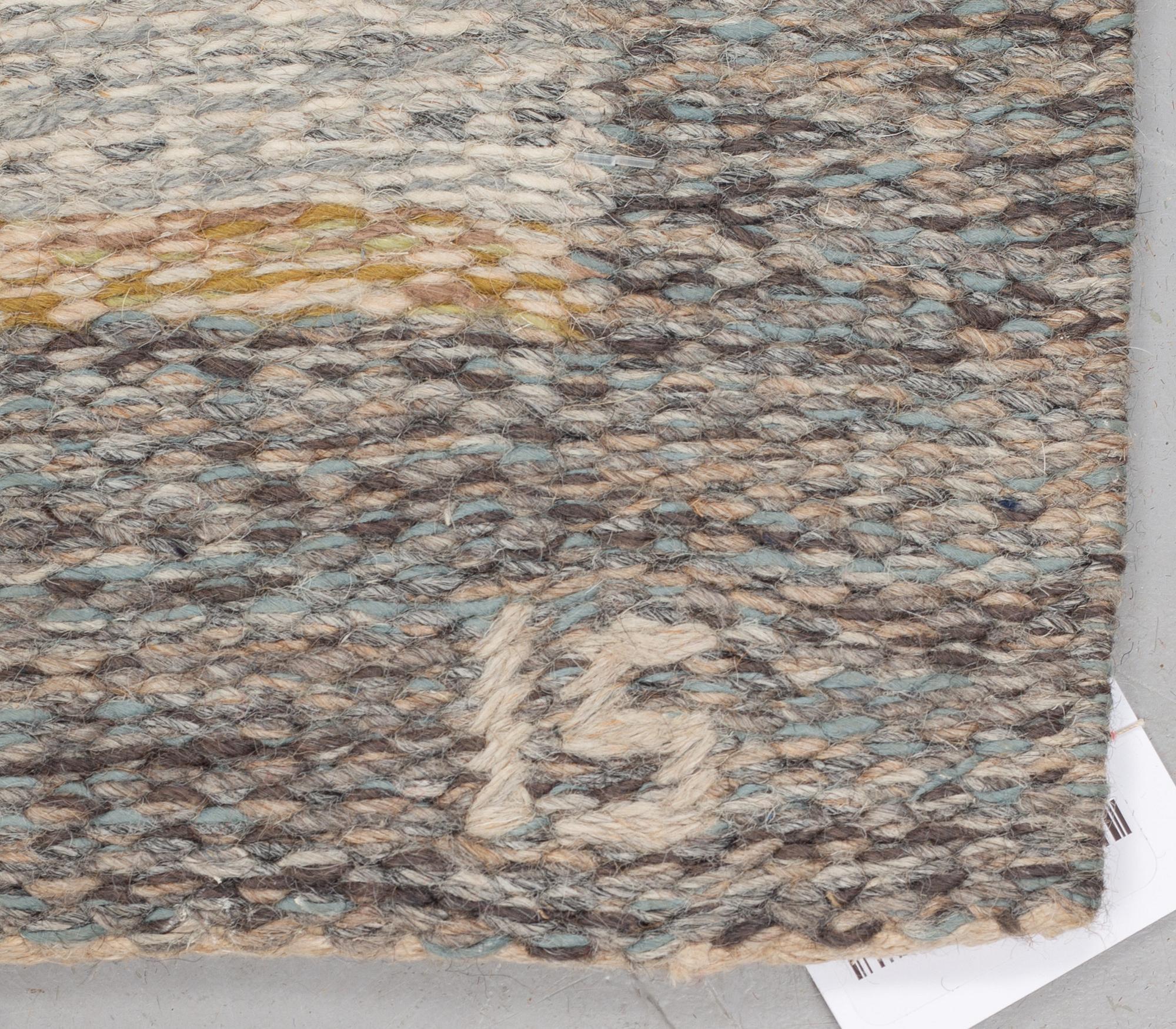 A CARPET, flat weave, signed IS (Ingegerd Silow), ca  239 x 161 cm.