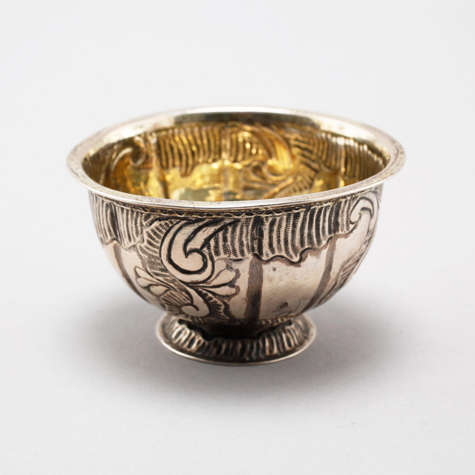 Petter Röding, Varberg (v 1741-1763), tumlare 2 st, silver samt en tumlare, ostämplad.