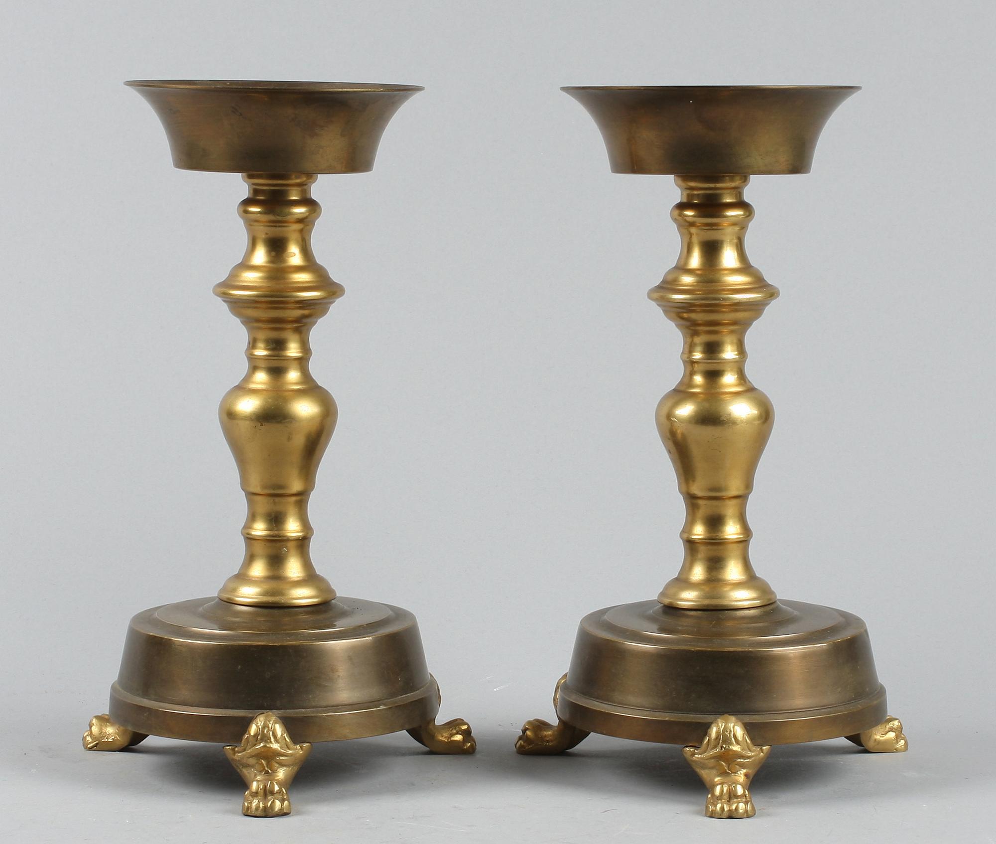 LJUSSTAKAR, ett par. Mässing mm, barockstil, 1900-tal.