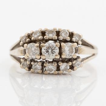 Ring, 18K white gold set with brilliant-cut diamonds.