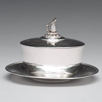 Harald Nielsen, a sterling bowl with cover and stand, Georg Jensen, Denmark 1933-44, design no 610.