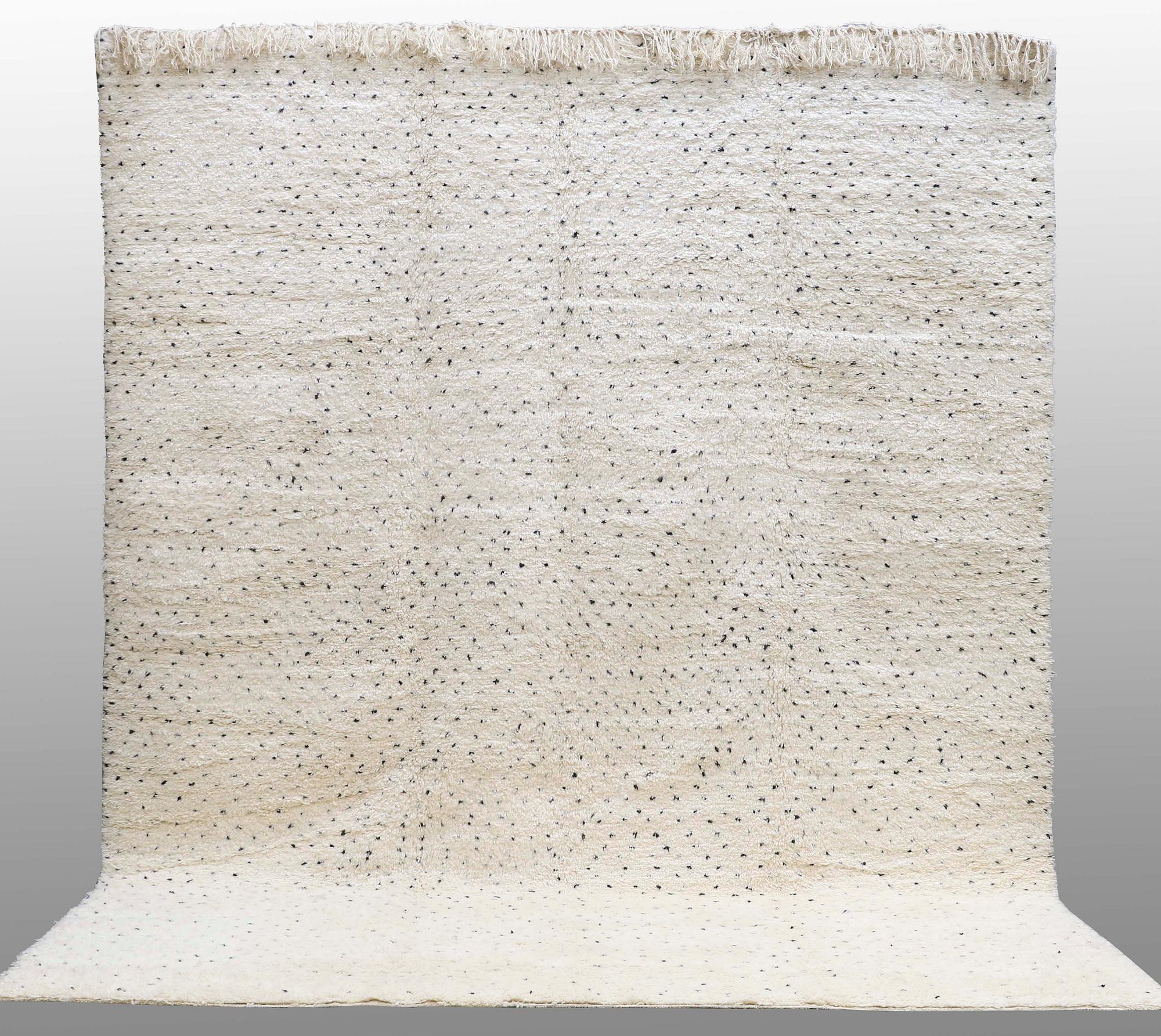 MATTA, Marocko, ca 395 x 323 cm.