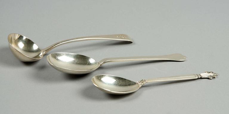 SERVERINGSBESTICK, 3 st, bl.a. "Dronning/Acanthus", Johan Rohde för Georg Jensen.