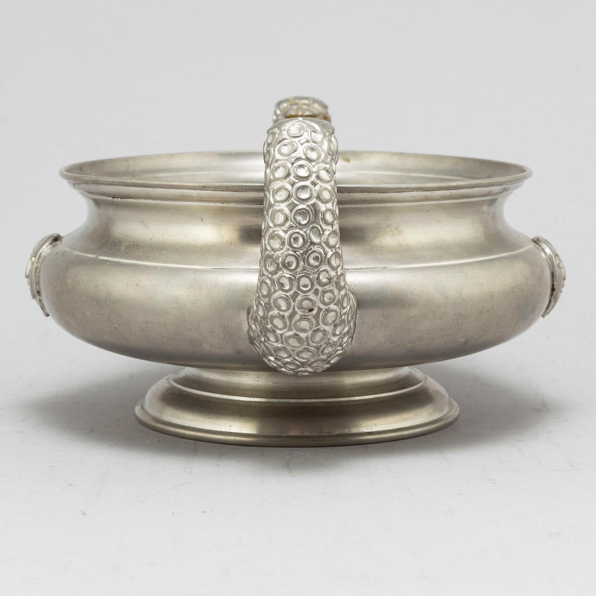 ANNA PETRUS, a pewter bowl, Firma Svenskt Tenn. Stockholm 1927.
