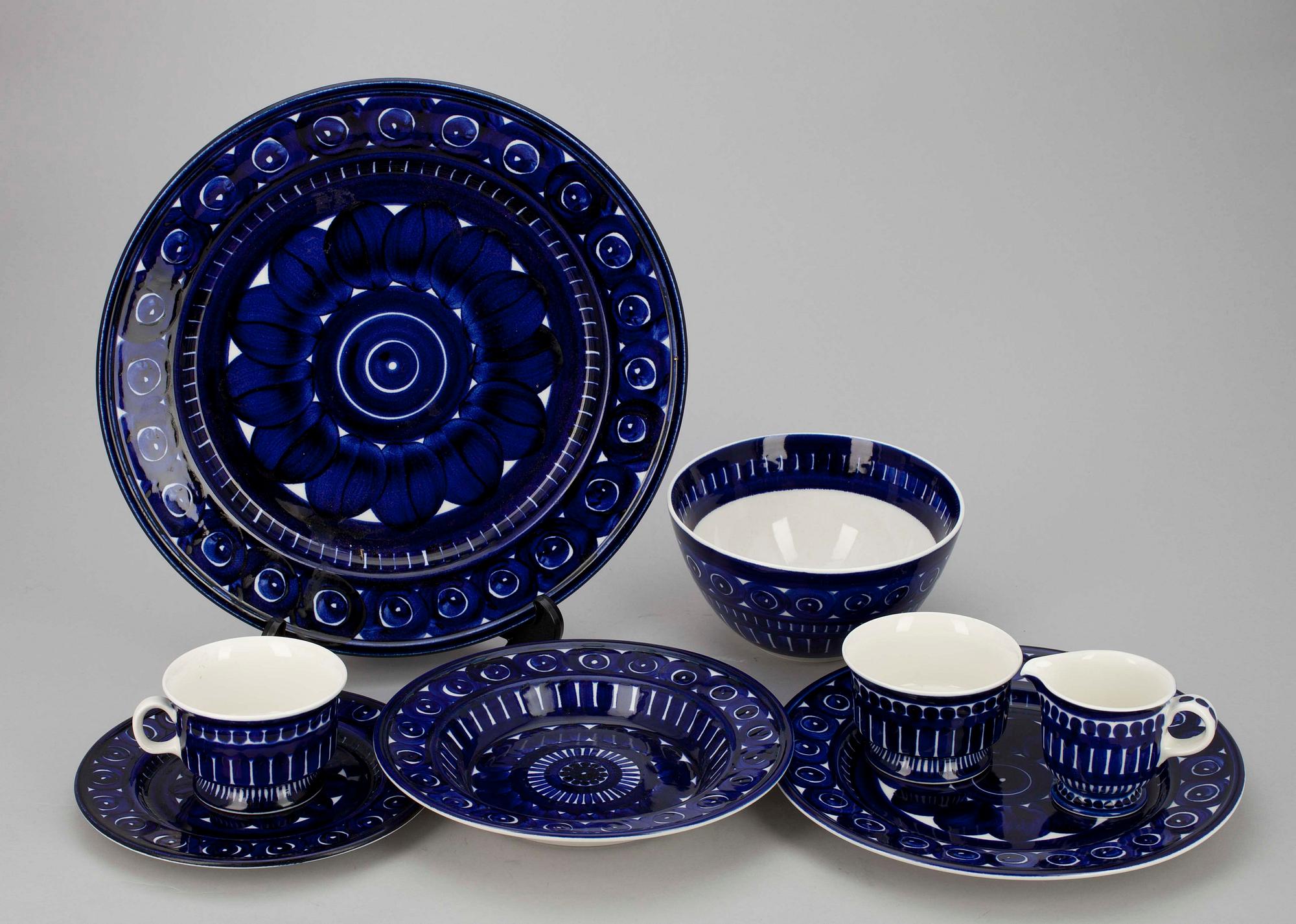 SERVISDELAR, 24 st, porslin, "Valencia", Ulla Procopé, Arabia.