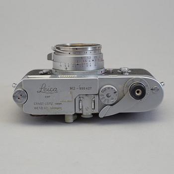 A LEICA M2 camera no 990427 from Wetzlar 1960. With Summilux 1:1.4/35. With original box.