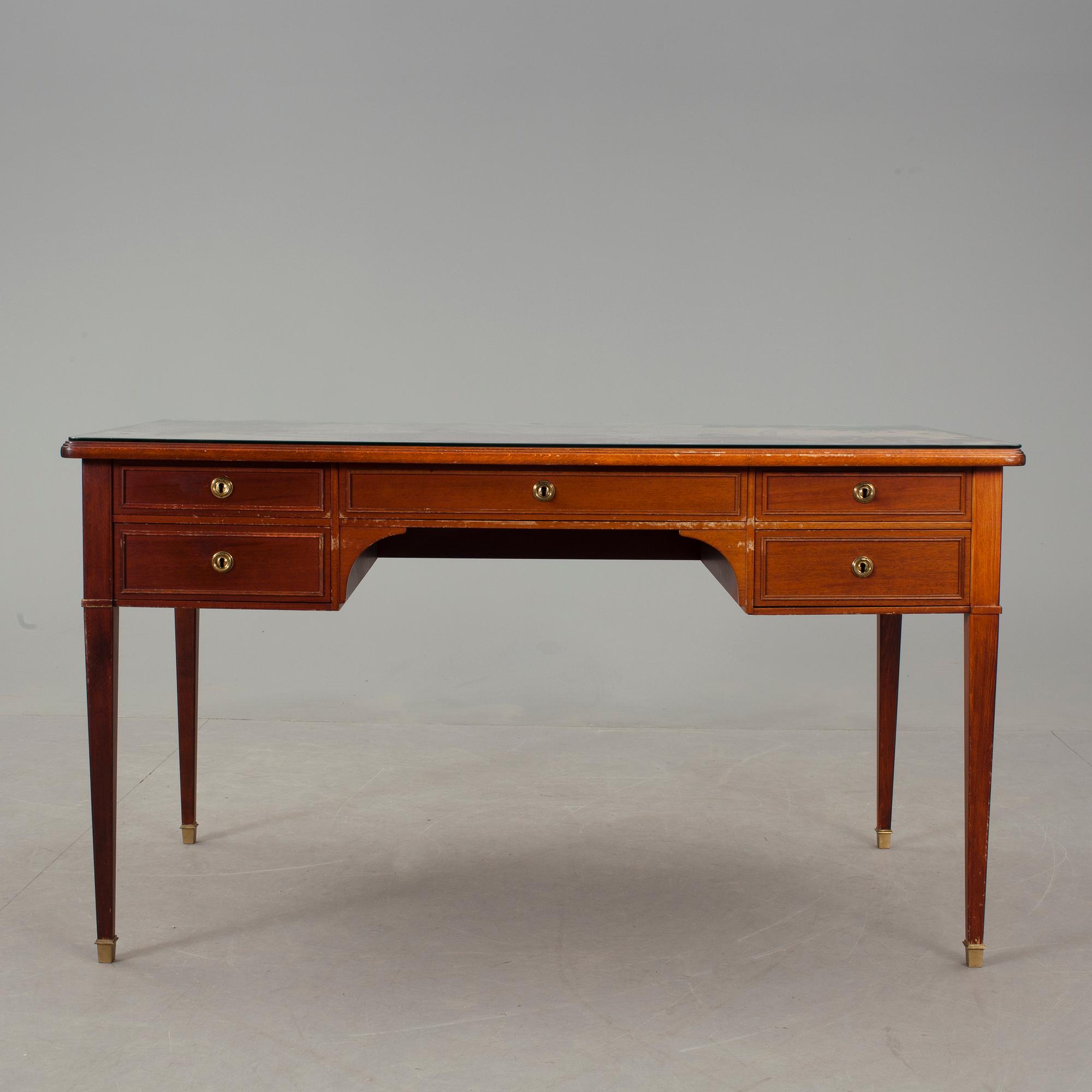 SKRIVBORD, gustaviansk stil, 1900-talets andra hälft.