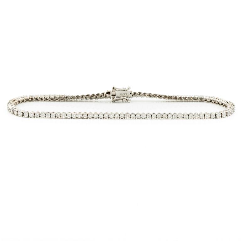 Tennis bracelet 18K white gold with brilliant-cut diamonds.