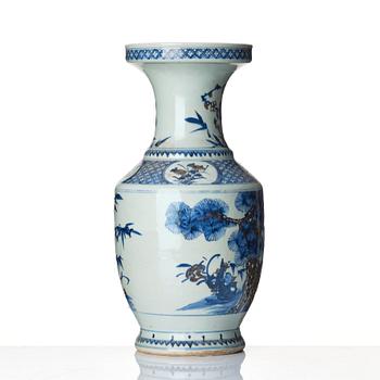 A blue and white and iron red vase. Qing dynasty, 19th century.