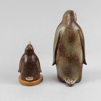 Gunnar Nylund, two stoneware figurines of penguines for Rörstrand.