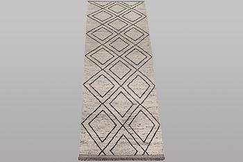 A runner carpet, Morocco, Berber, ca 475 x 100 cm.