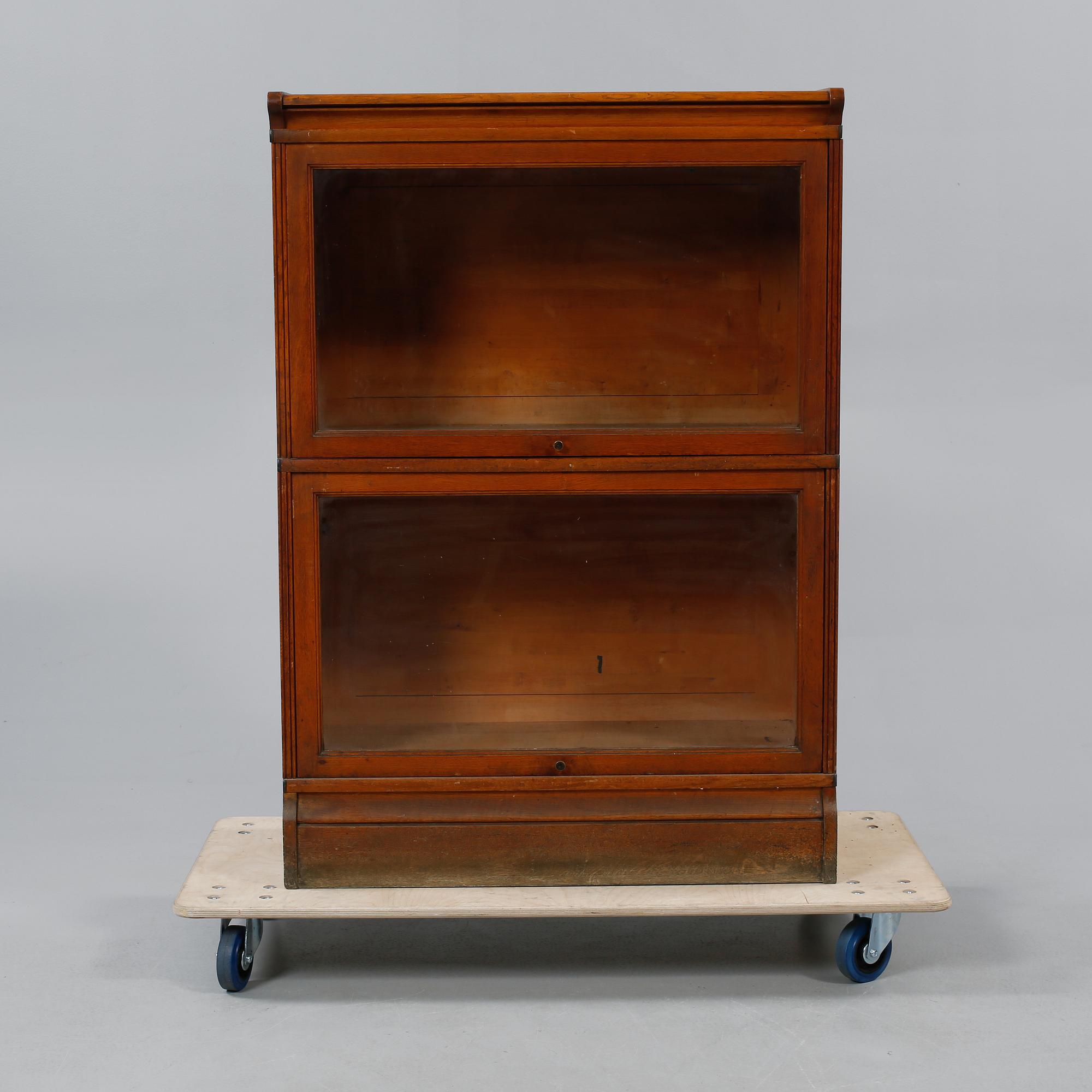 MONTERSKÅP, Åtvidaberg, 1900-talets andra kvartal.