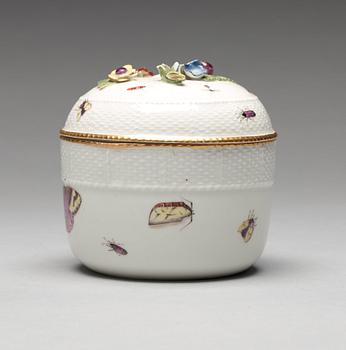 A Meissen bowl with cover, 1740/50's.