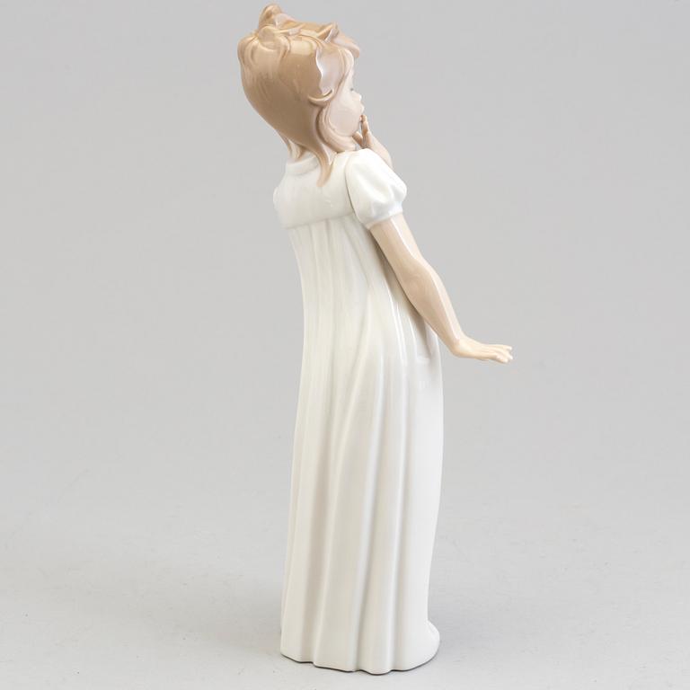 FIGURINER, 7 st, porslin, Lladro samt NAO, Spanien, 1900-talets andra hälft.