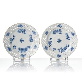 A set of 11 blue and white dessert plates, Qing dynasty, Qianlong (1736-95).