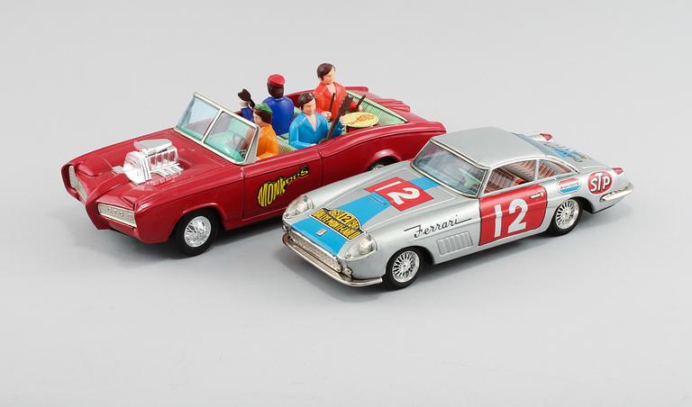 LEKSAKSBILAR, plåt, 2 st, ASC och Bandai, 1900-talets tredje kvartal.