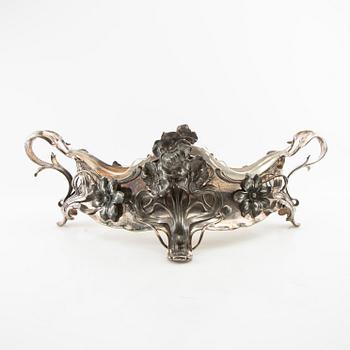Jardinière Wurtembergische Metalwaren fabrik Art Nouveau around 1900 silver-plated (Britannia metal).