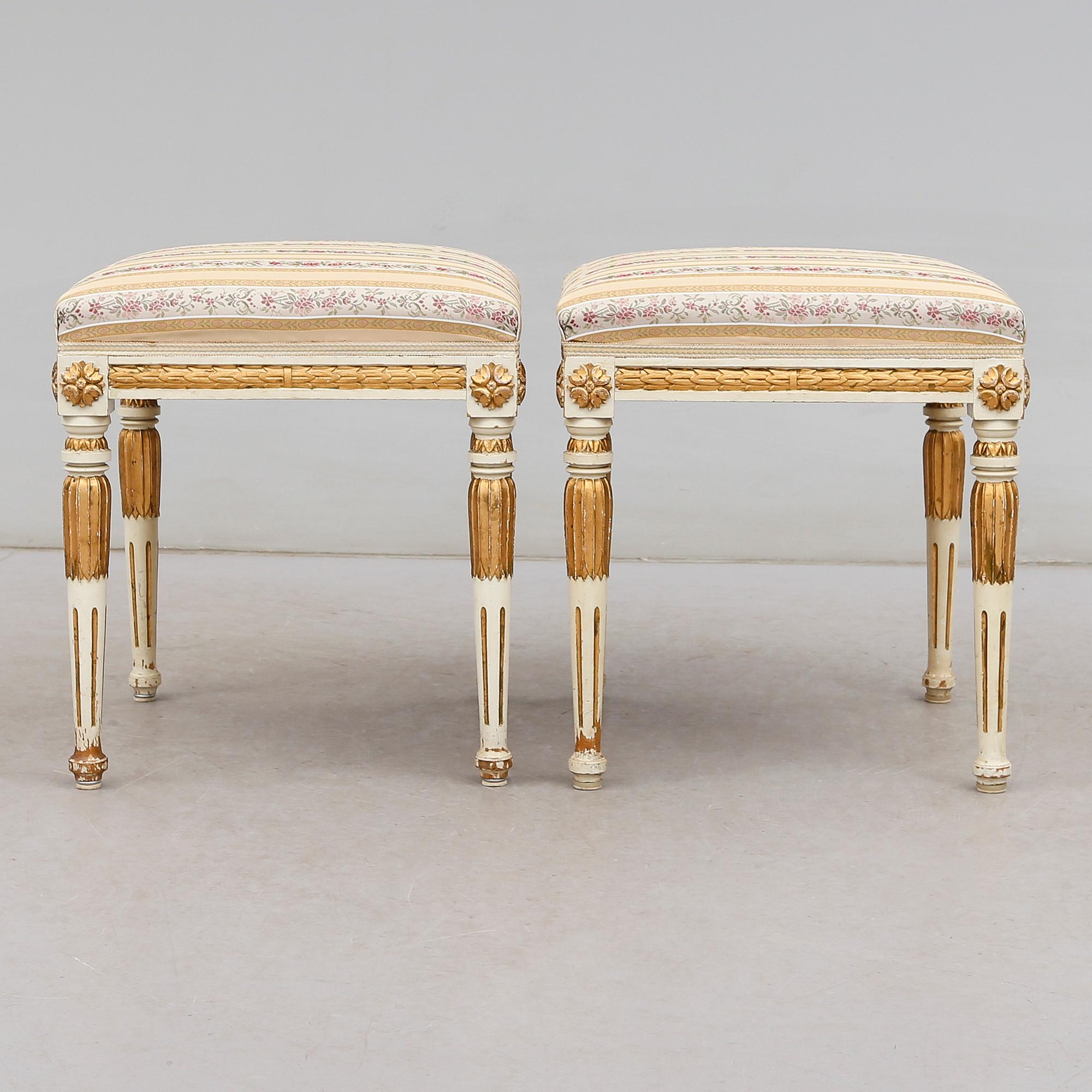 TABURETTER, 1 par, 1900-talets första hälft.