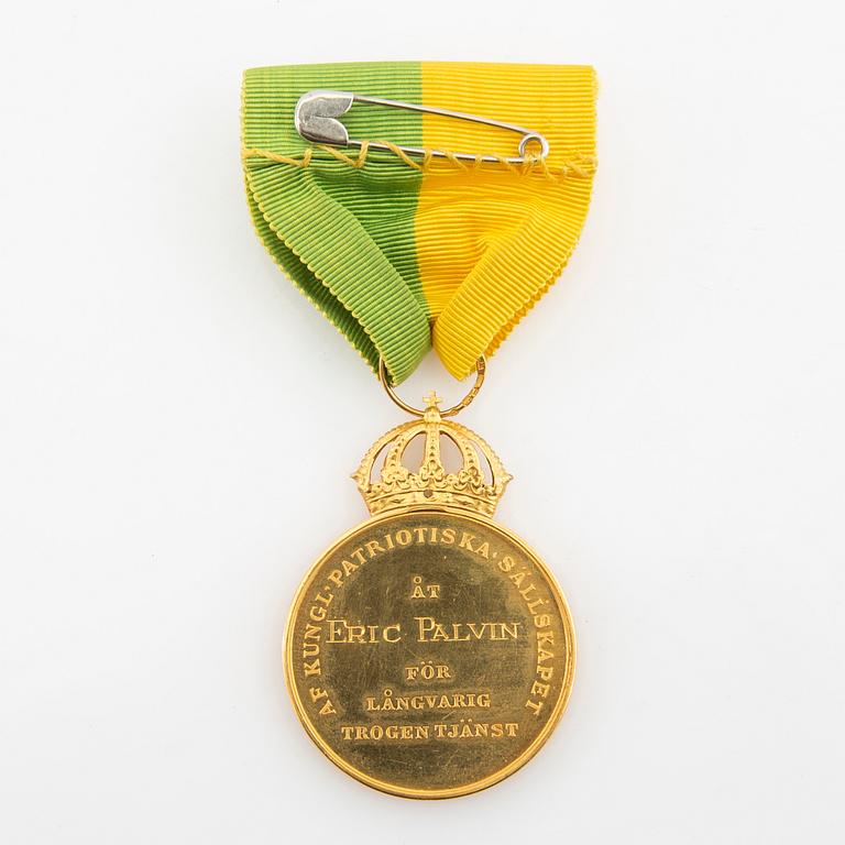 Gustav VI Adolf, medalj i guld, Kungliga patriotiska sällskapet, med etui, 1955.