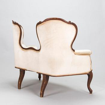 Soffa, s k fästmanssoffa, nyrokokostil, 1800-talets slut.