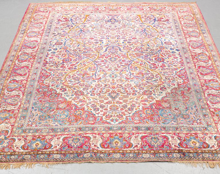 Matta, semiantik silke Keshan, ca 313 x 200-217 cm.