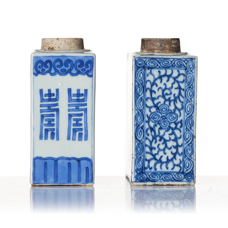 Two Chinese blue and white porcelain tea caddies, Qing dynasty, 19th century.