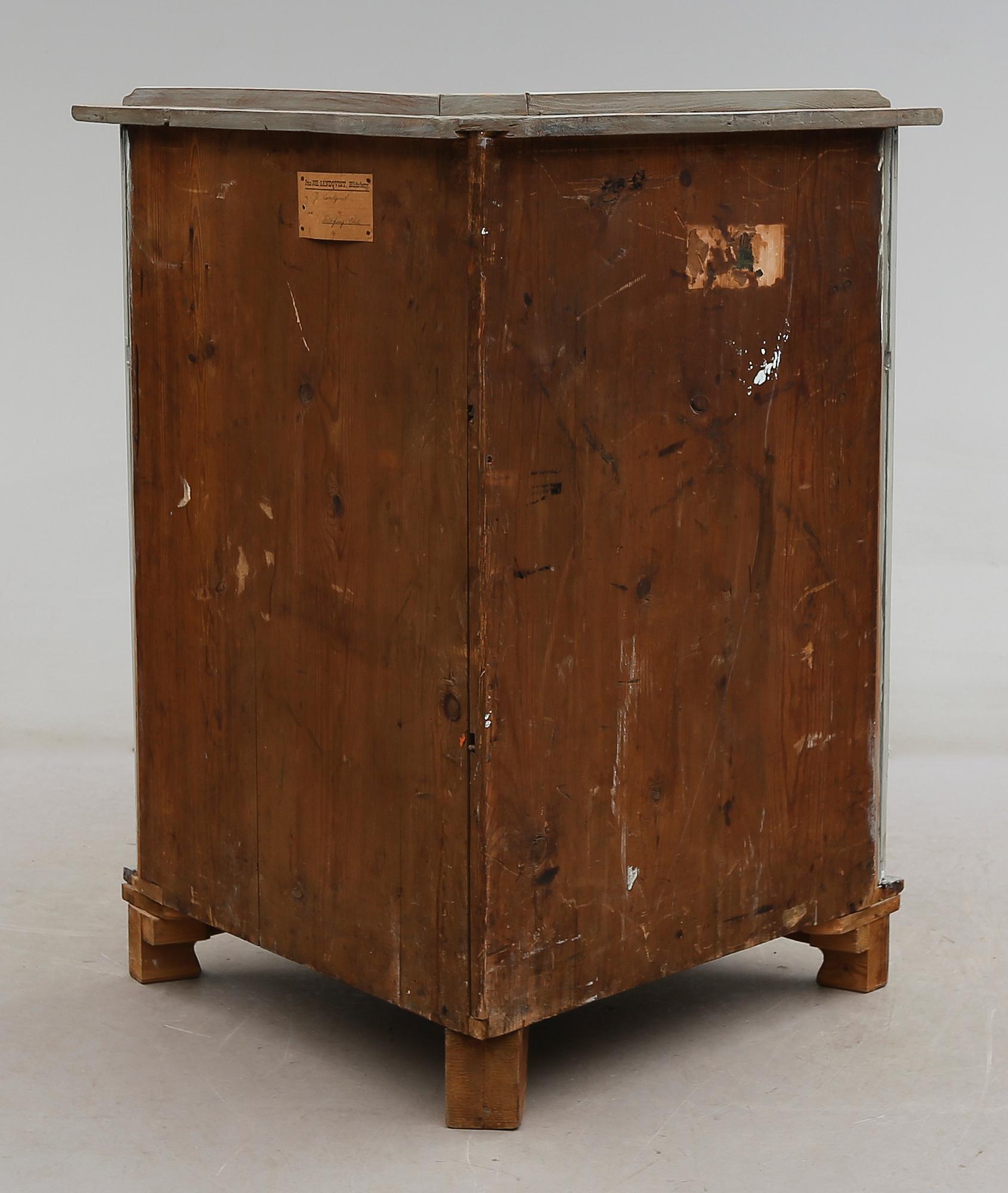 HÖRNSKÄNK, 1800-talets första hälft.