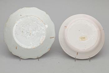 TALLRIKAR, 5 st, fajans och flintgods, Holland och Frankrike, 1800-tal.