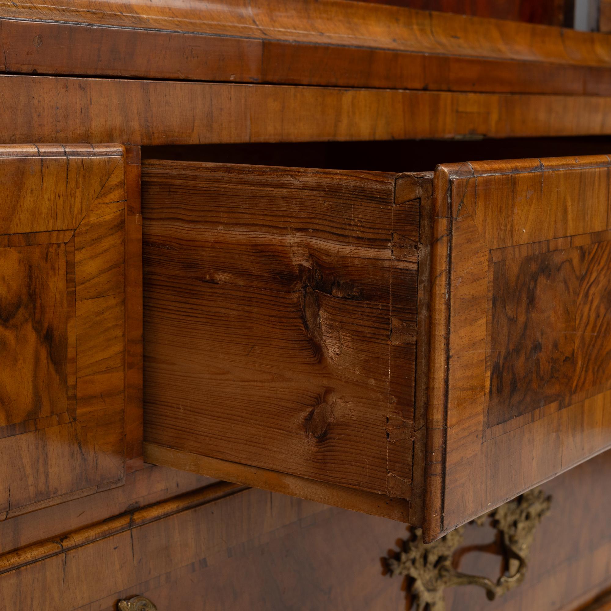 Salsskåp, 1700-talets andra hälft. Rokoko.