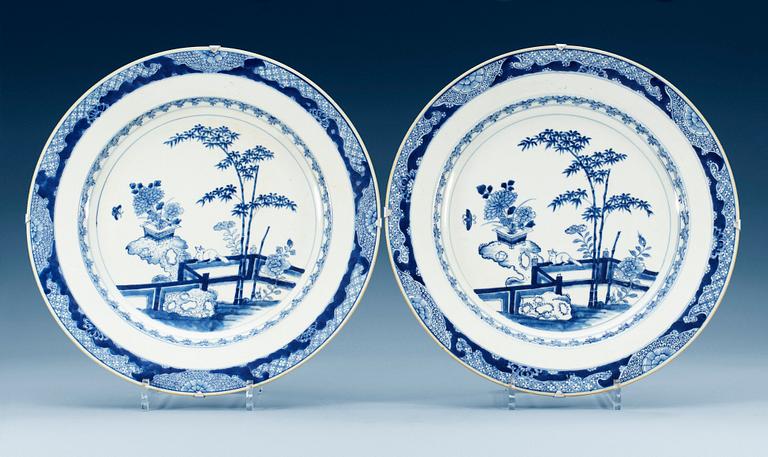 FAT, ett par, porslin. Qing dynastin, Kangxi (1662-1722).