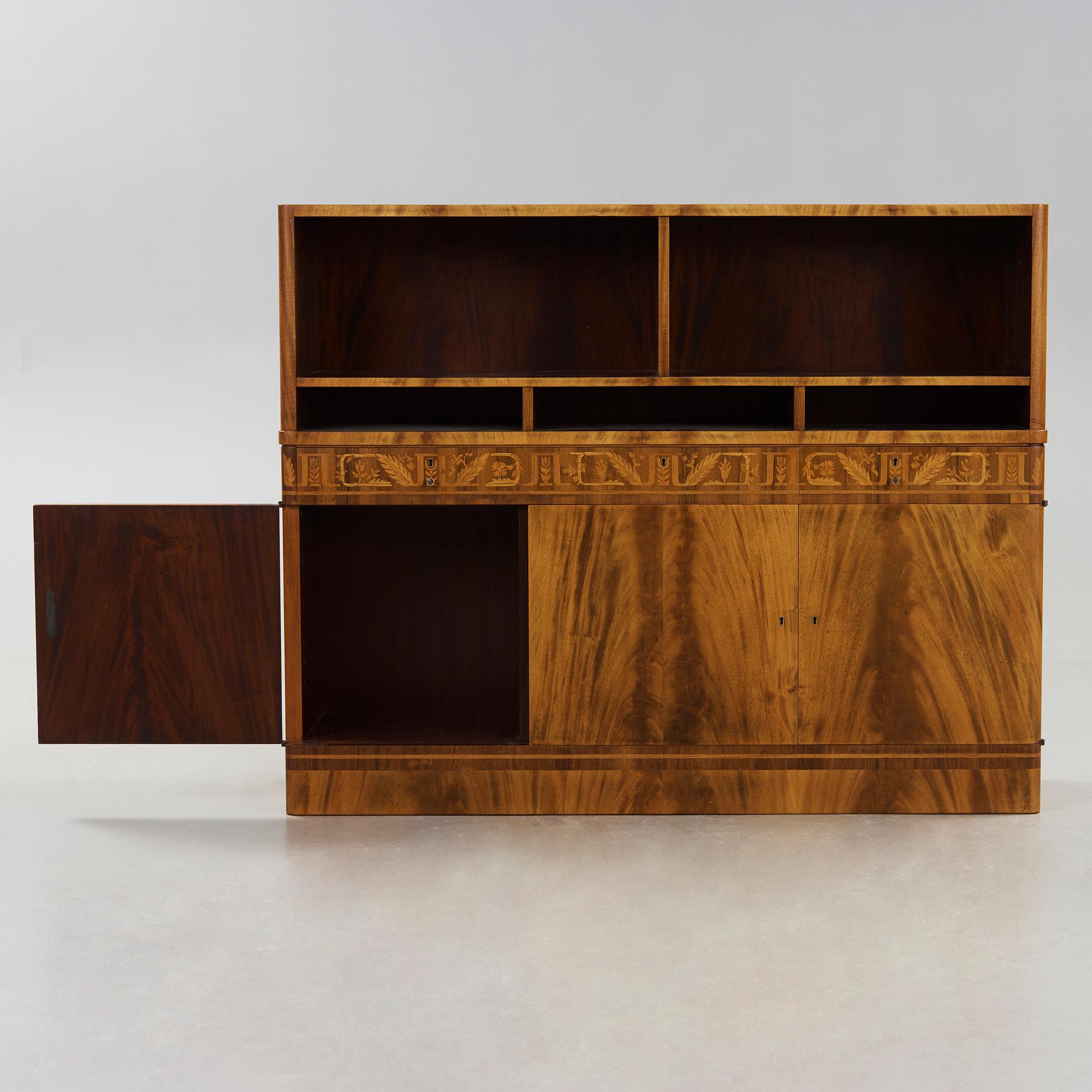 CARL MALMSTEN, bokhylla, valnöt med intarsia, Åtvidabergs Industrier ca 1934.