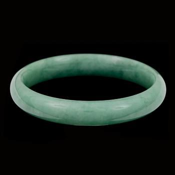 ARMRING, jade. Vikt ca31g.
