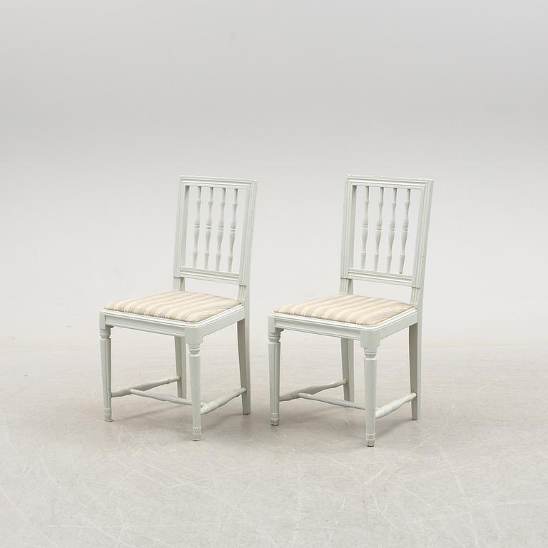 STOLAR, ett par, sengustavianska, omkring år 1800.